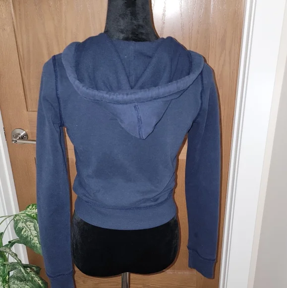 HOLLISTER - Picture 10 of 12